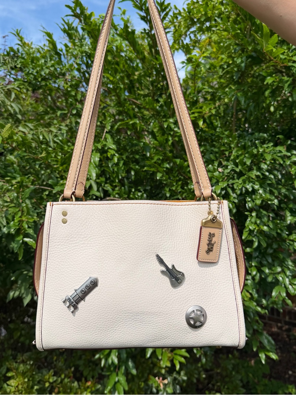 EUC Coach Rogue Shoulder Bag with Rocket, Guitar & Star Pins Chalk Leather 28484